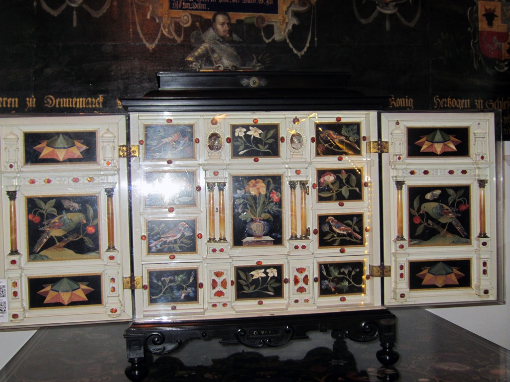 Jewel Cabinet
